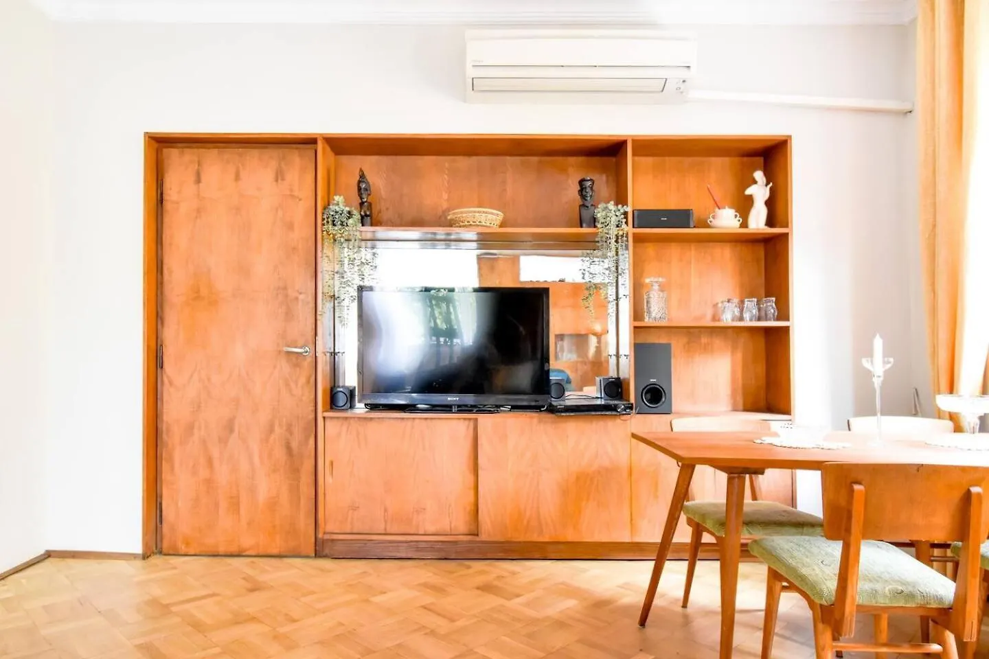 Apartamento Creative 70S-Inspired Stay Center Parking Sófia Bulgária