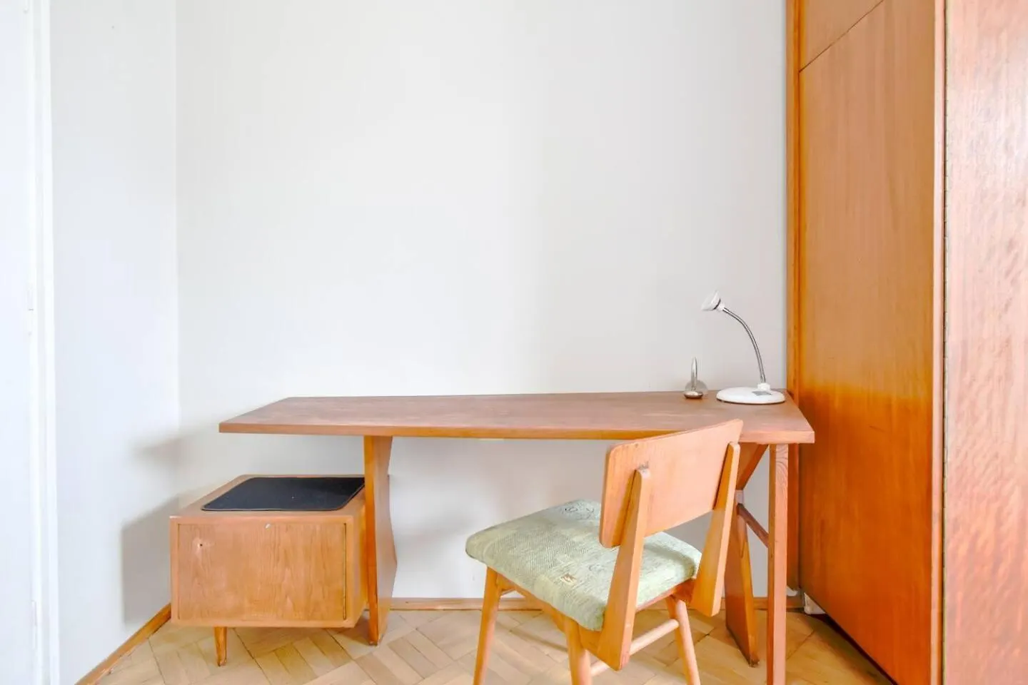 Creative 70S-Inspired Stay Center Parking Sófia Bulgária