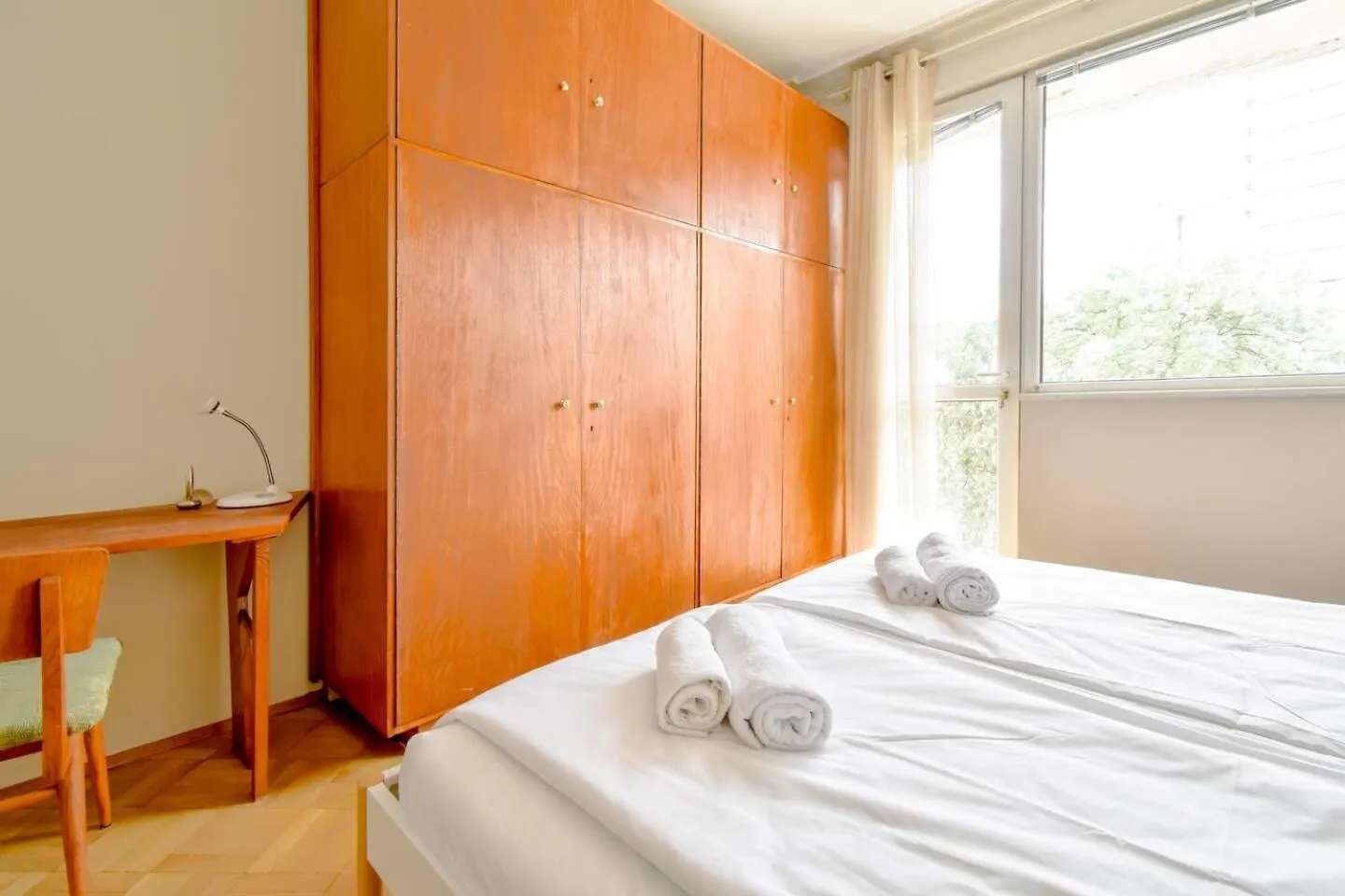 Creative 70S-Inspired Stay Center Parking Sófia Apartamento